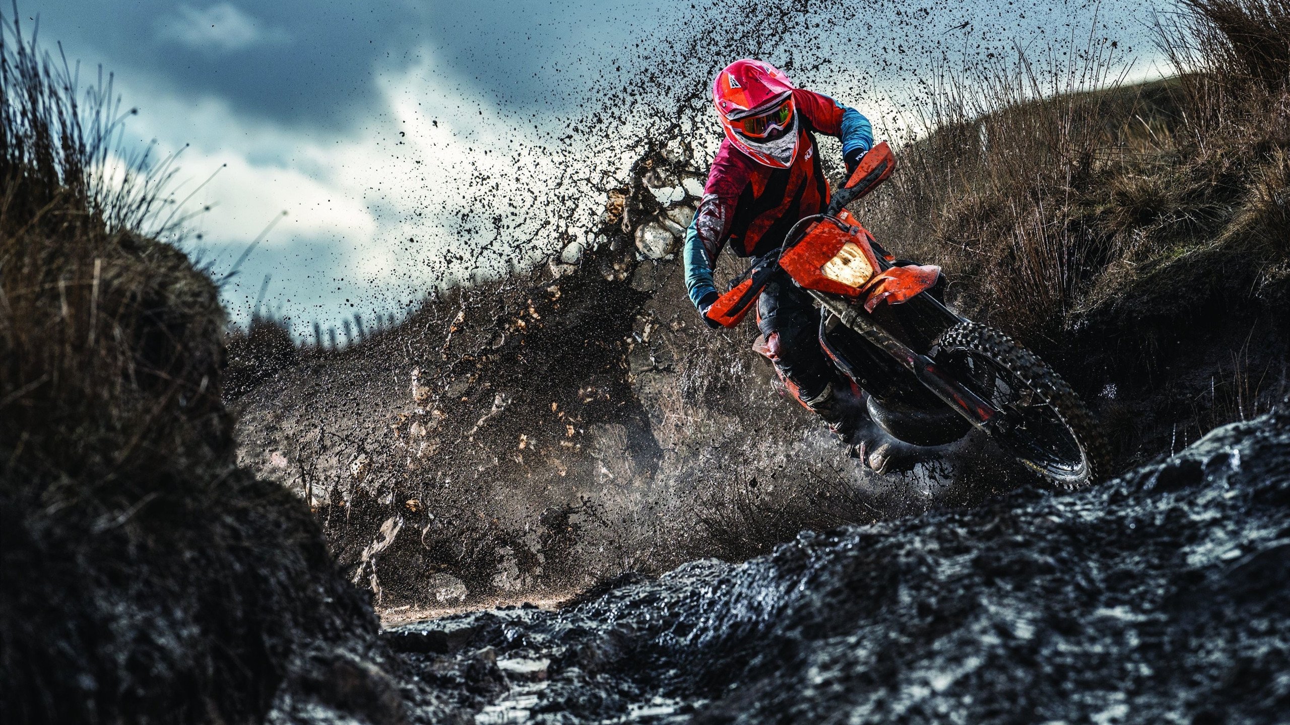 曼市锋霸闪耀梦剧场，红魔力克蓝军显复苏气象